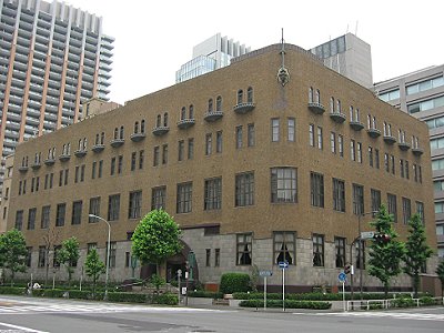 学士会館